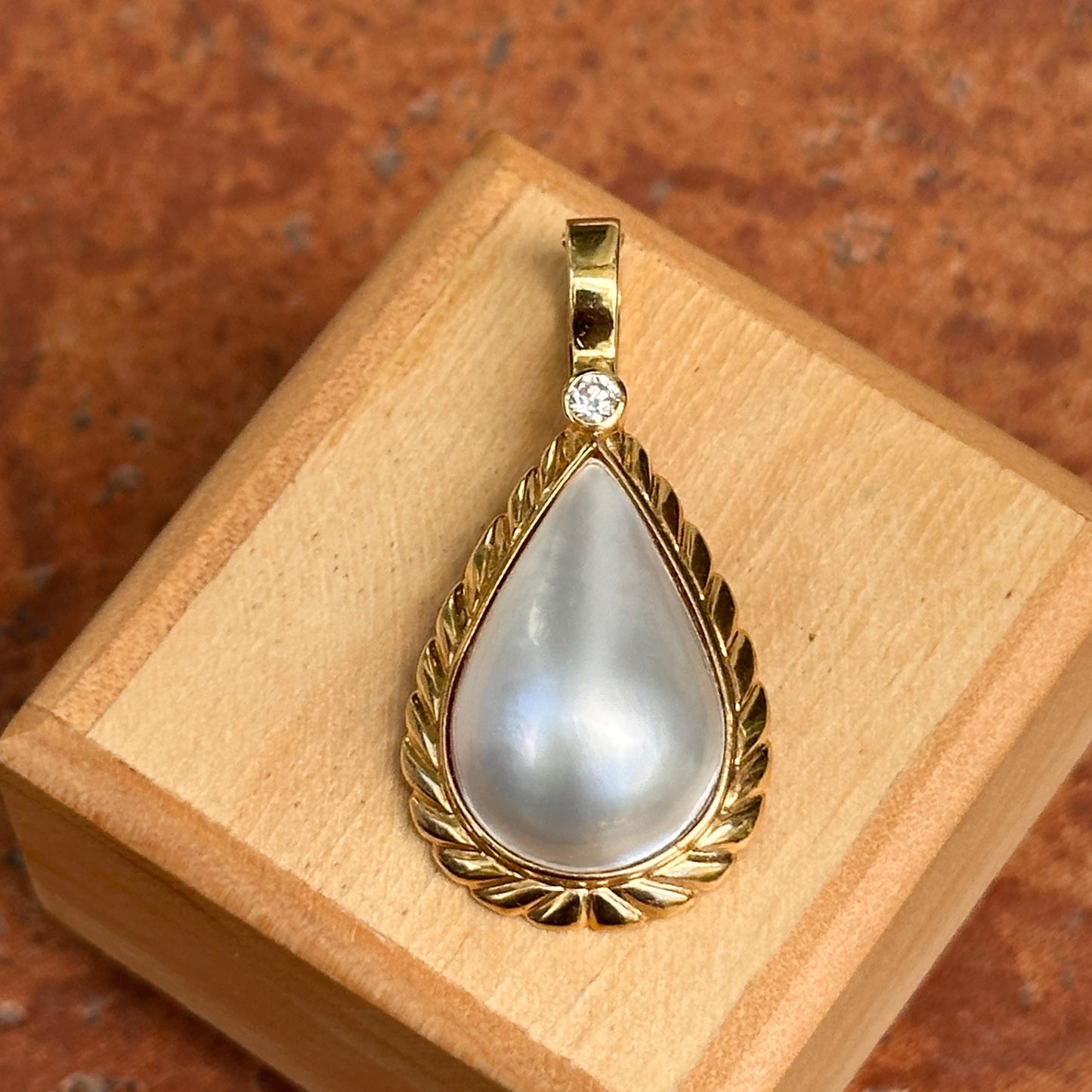 Estate 14KT Yellow Gold Pear Mabe Blister Pearl + Diamond Omega Enhancer Pendant