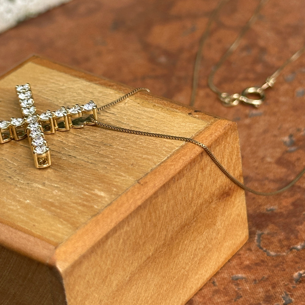 Estate 10KT Yellow Gold Lab Diamond .75 CT Cross Necklace