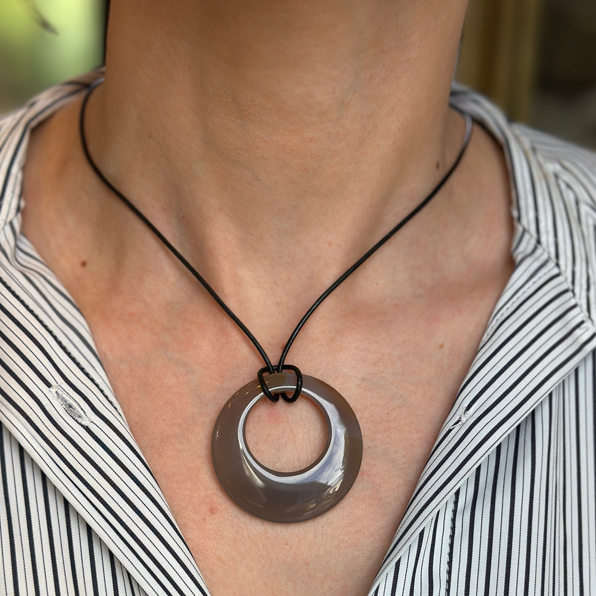 Estate Lavender Agate Round Pendant 45mm