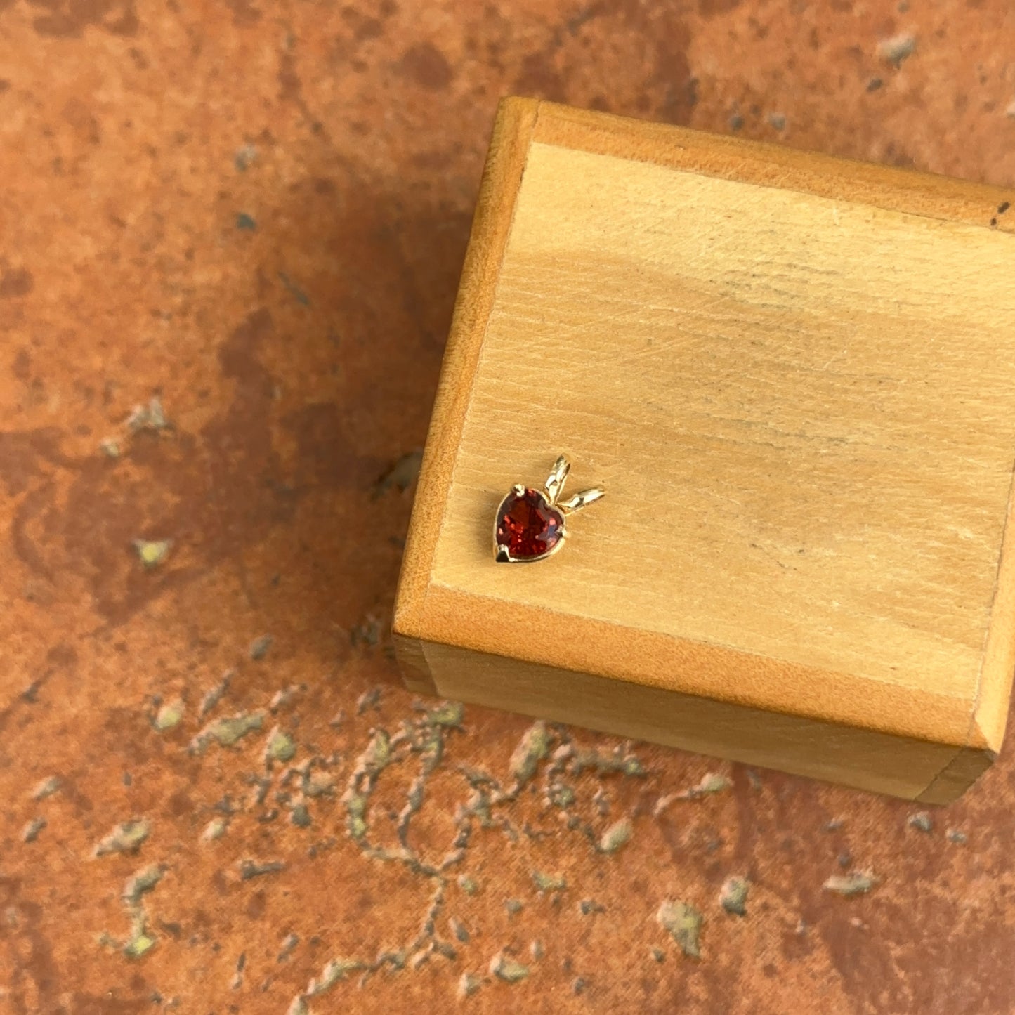 14KT Yellow Gold Mozambique Garnet Heart Pendant - LSJ