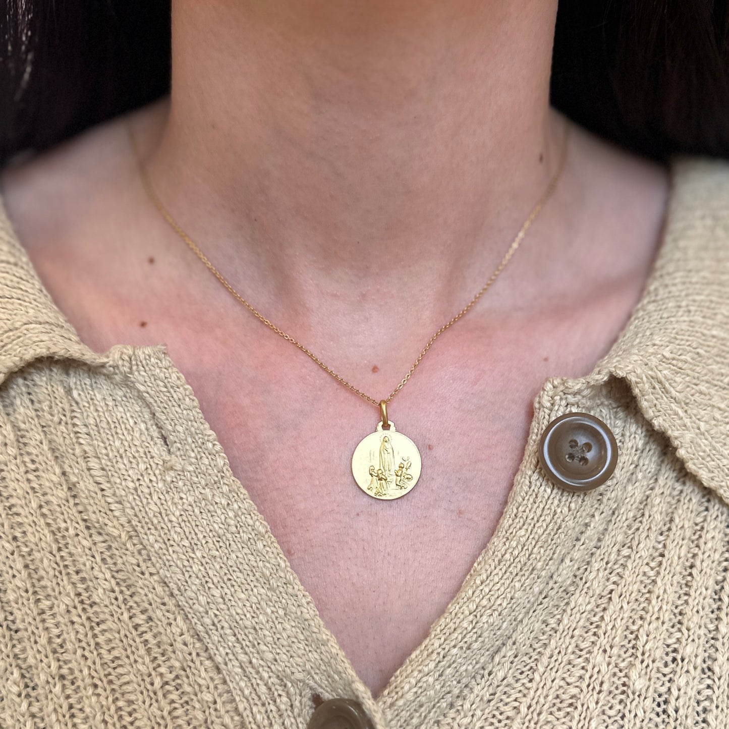 14KT Yellow Gold Our Lady of Fatima Round Matte Medal Pendant 18mm