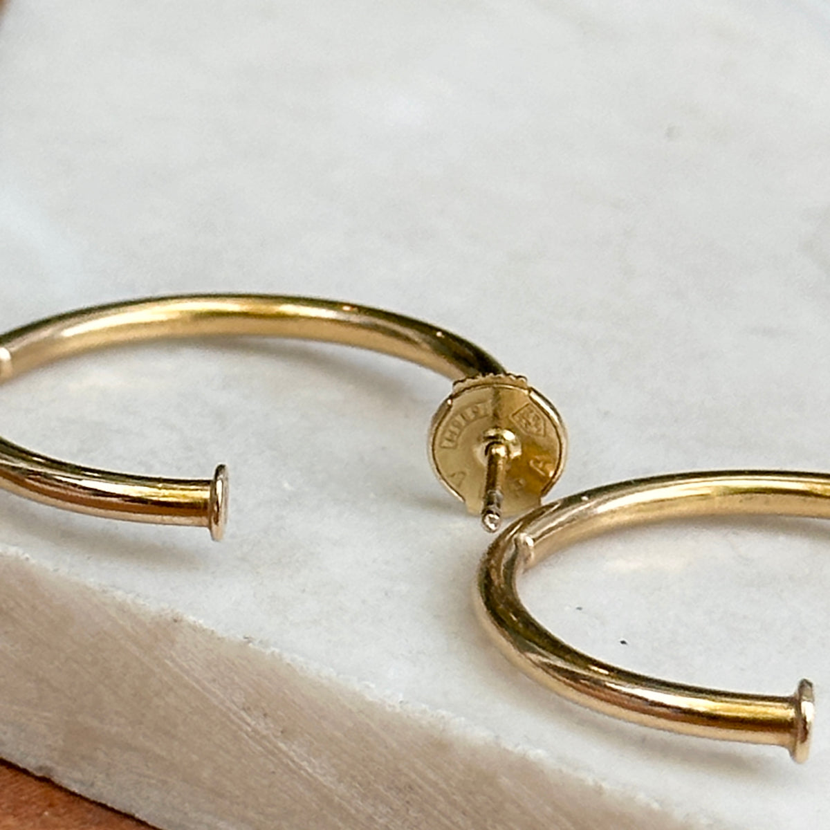Estate 14KT Yellow Gold Round C-Shape Hoop Earrings with Stoppers 25mm