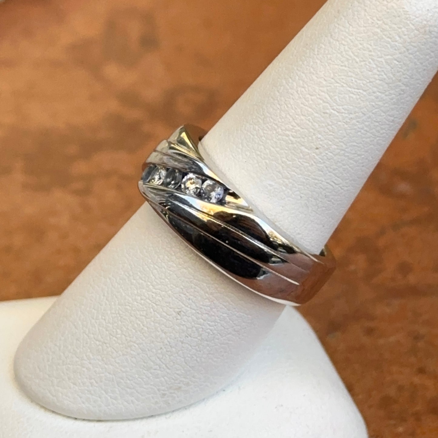 Estate 14KT White Gold Round Diamond + Ice Blue Sapphire Carved Ring