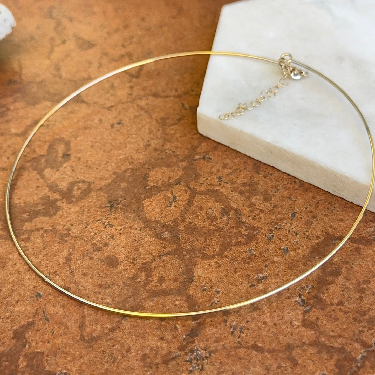 Estate 14KT Yellow Gold 1.5mm Hard Collar Wire Necklace