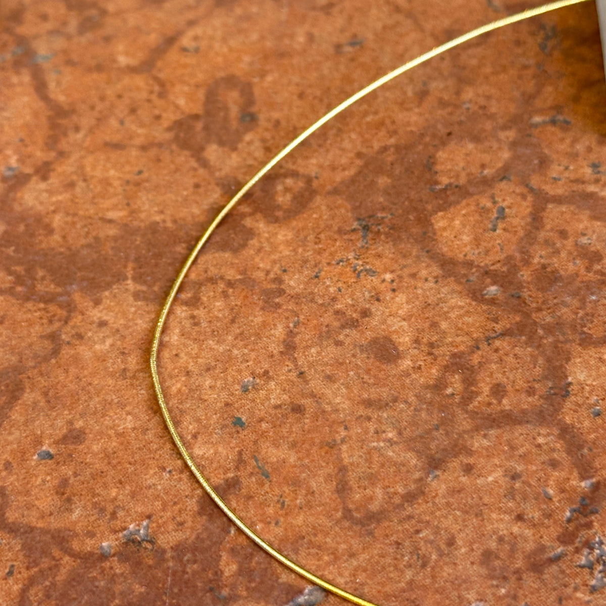 14KT Yellow Gold 1mm Sparkle Omega Wire Necklace *Defective