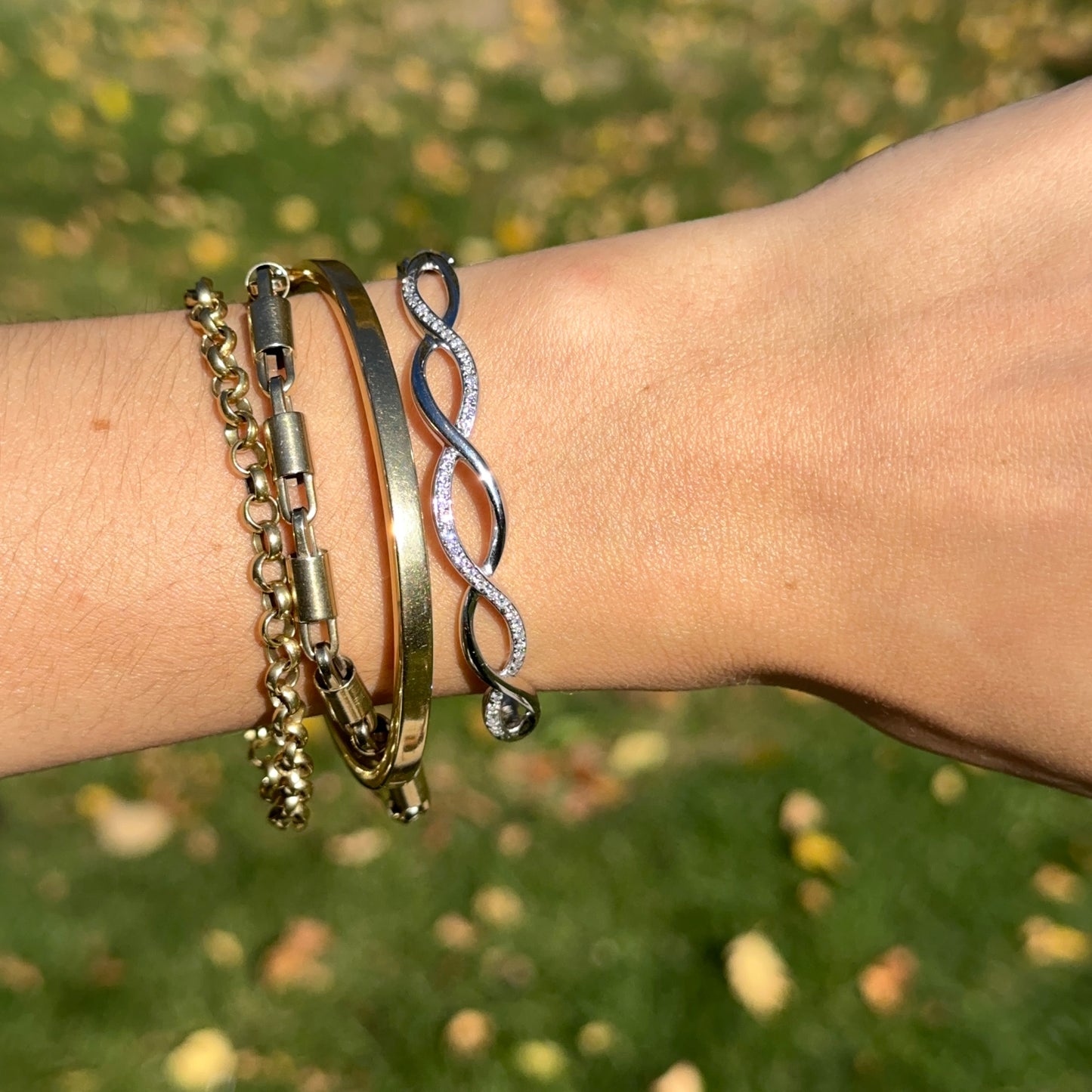 Estate 18KT White Gold Round Diamond Infinity Style Hinged Bracelet + Safety