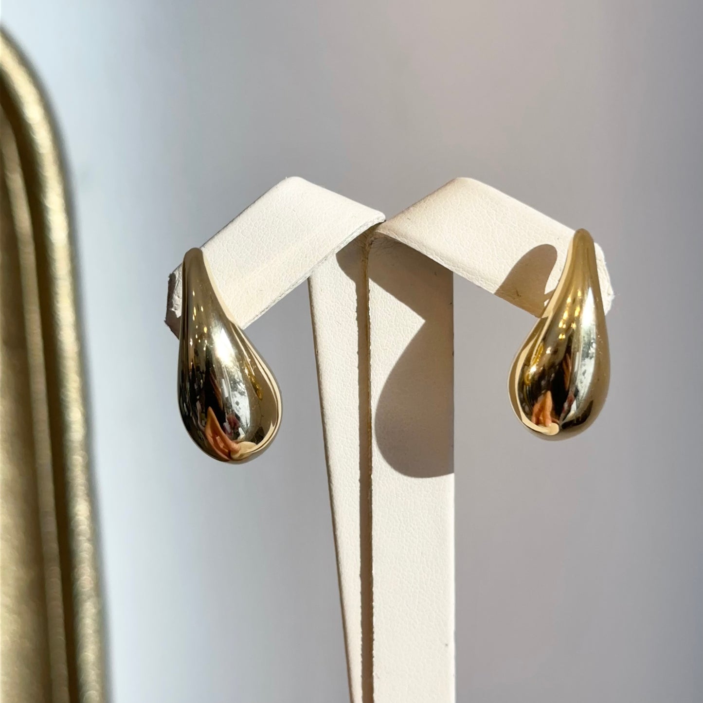 14KT Yellow Gold Tapered Puffed Teardrop Drop Earrings 24mm