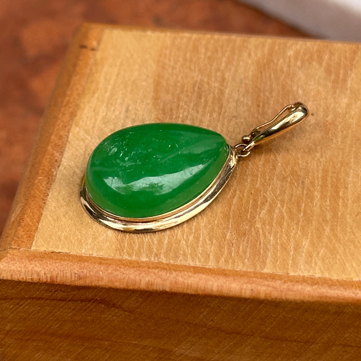 Estate 14KT Yellow Gold Jade Teardrop Enhancer Pendant