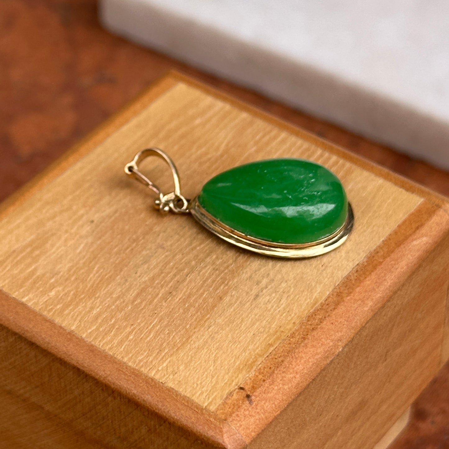 Estate 14KT Yellow Gold Jade Teardrop Enhancer Pendant
