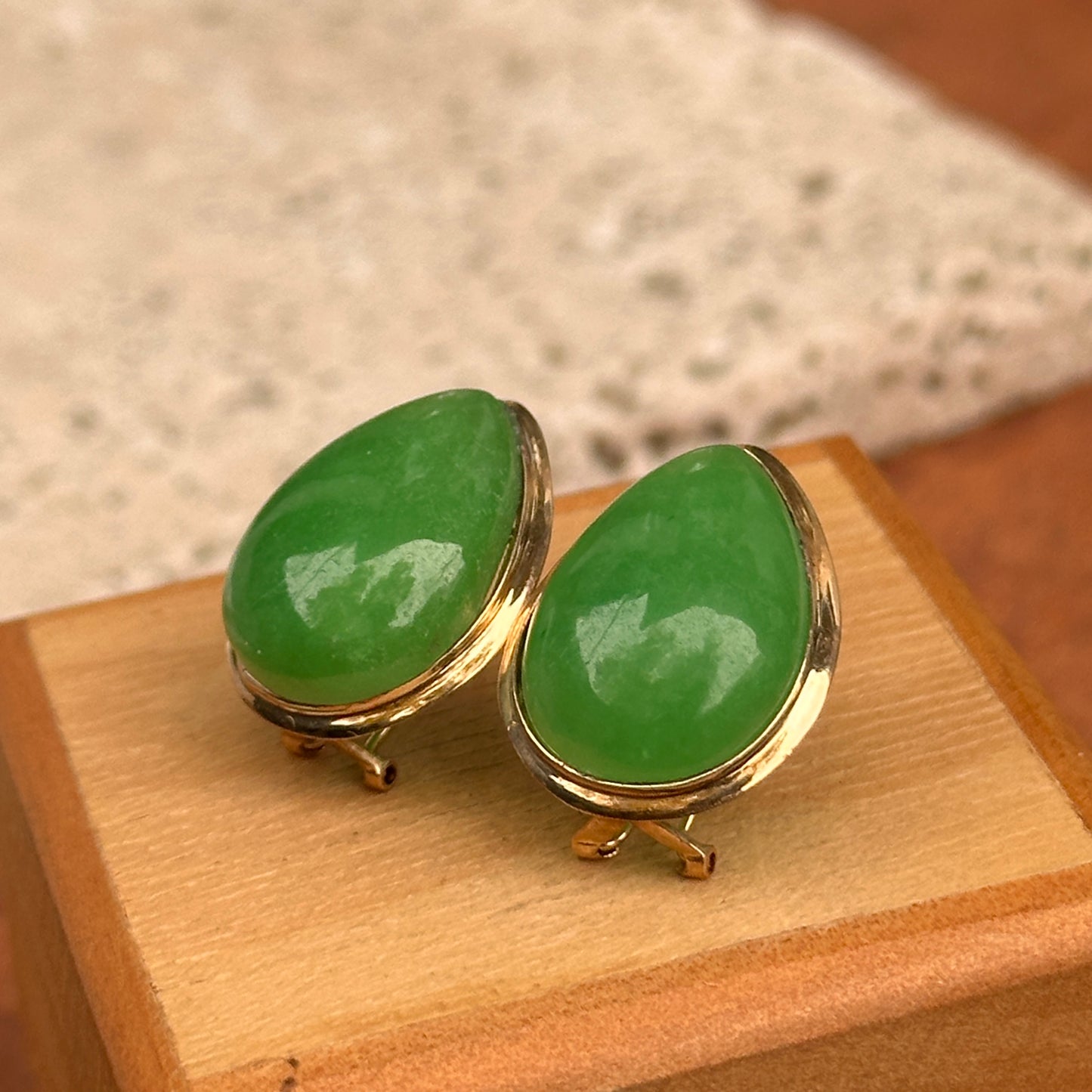 Estate 14KT Yellow Gold Teardrop Dyed Green Jade Omega Earrings