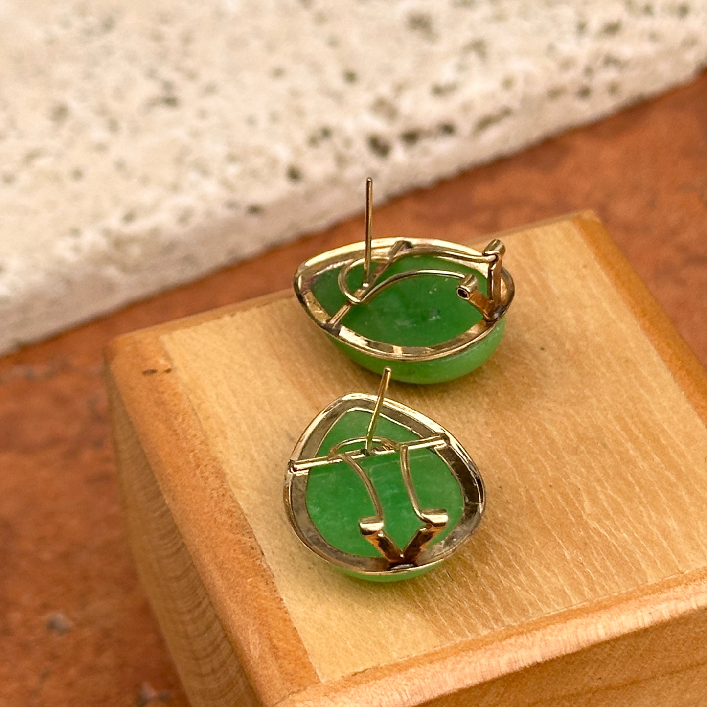 Estate 14KT Yellow Gold Teardrop Dyed Green Jade Omega Earrings