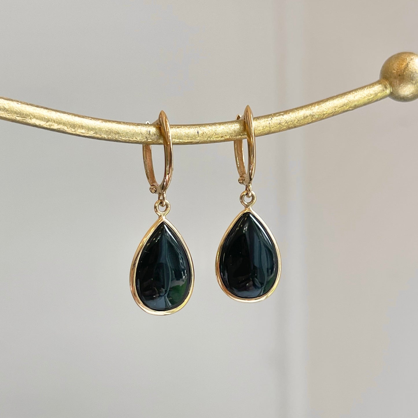 Estate 14KT Yellow Gold Teardrop Onyx Charm Hoop Earrings