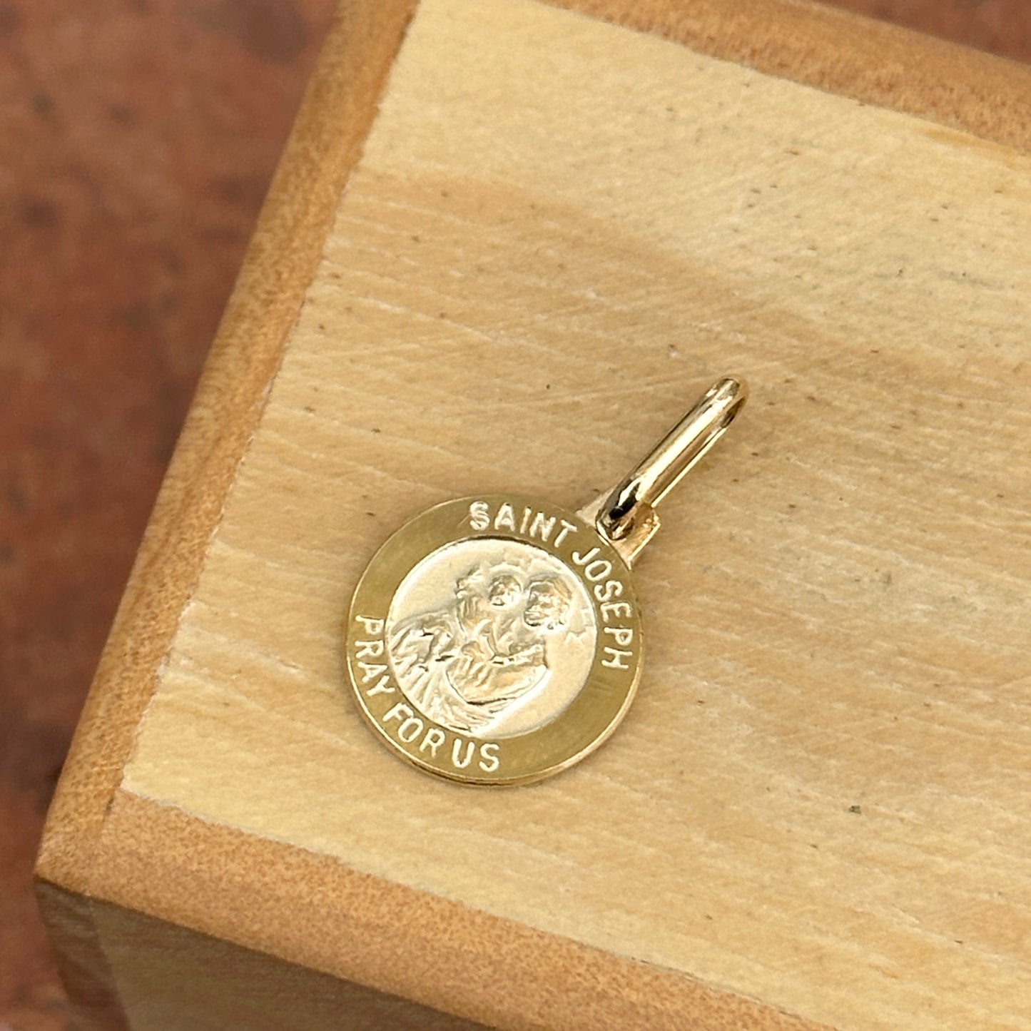 14KT Yellow Gold St Joseph Round Medal Pendant Charm Solid 12mm