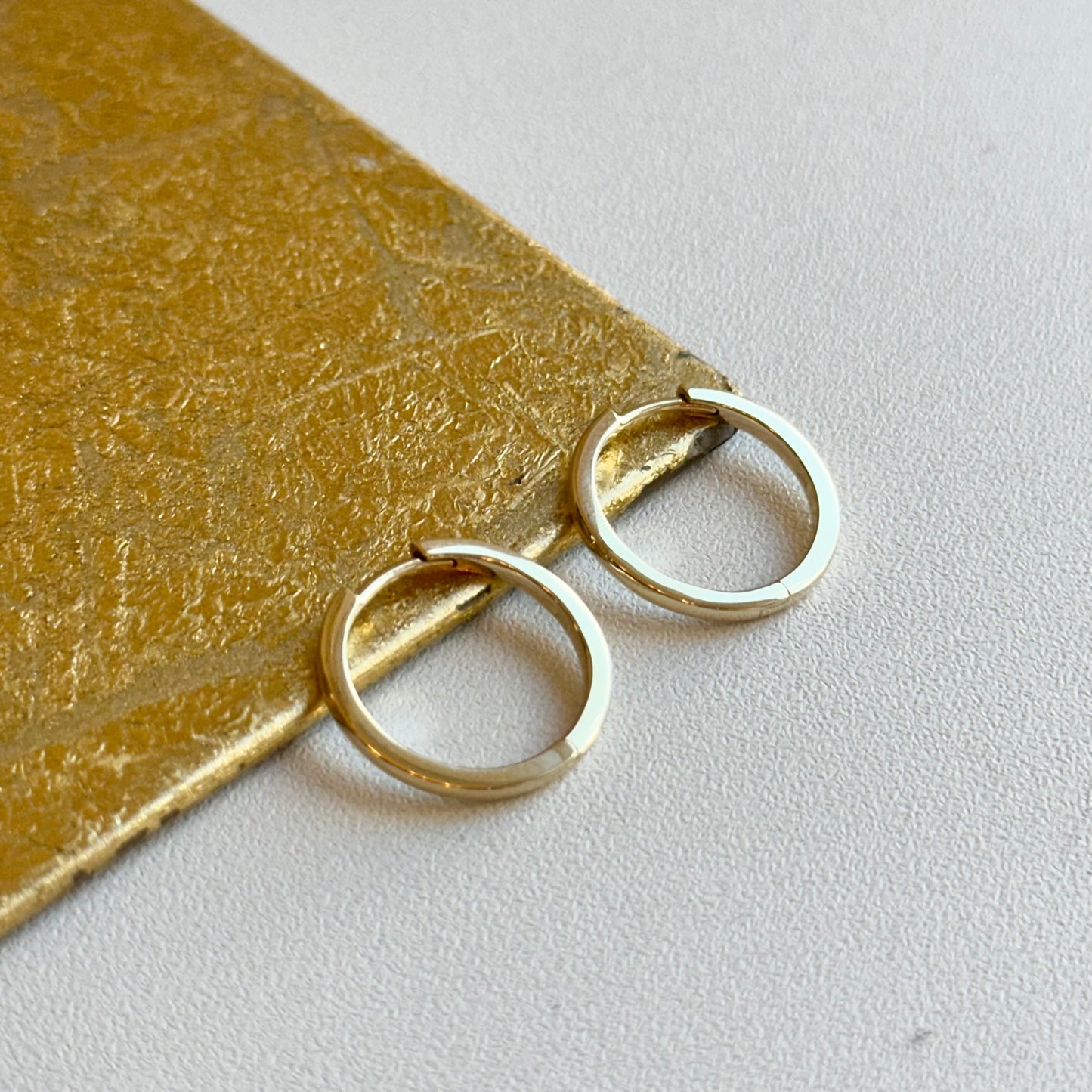 14KT Yellow Gold Thin Round Solid Hoop Earrings 18mm