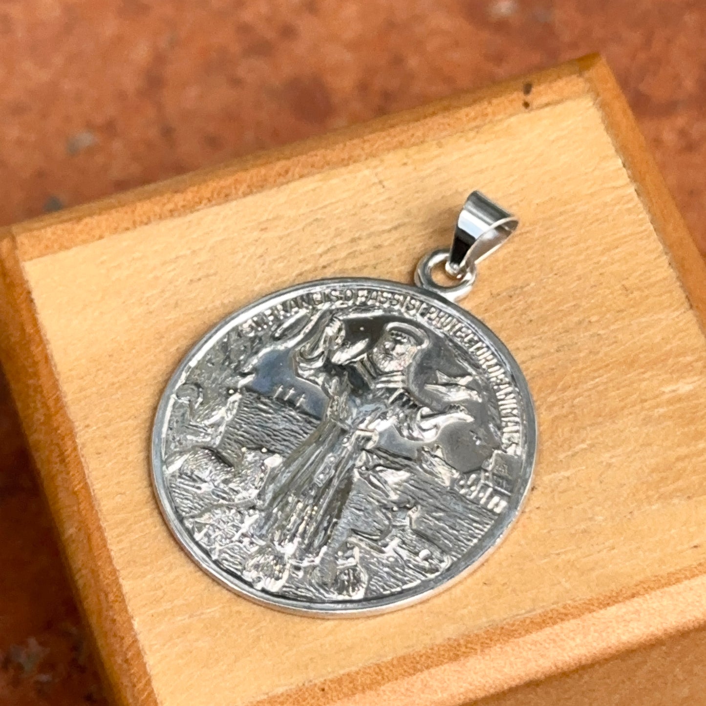 Sterling Silver St Francis of Assisi Round Medal Pendant 25mm - LSJ