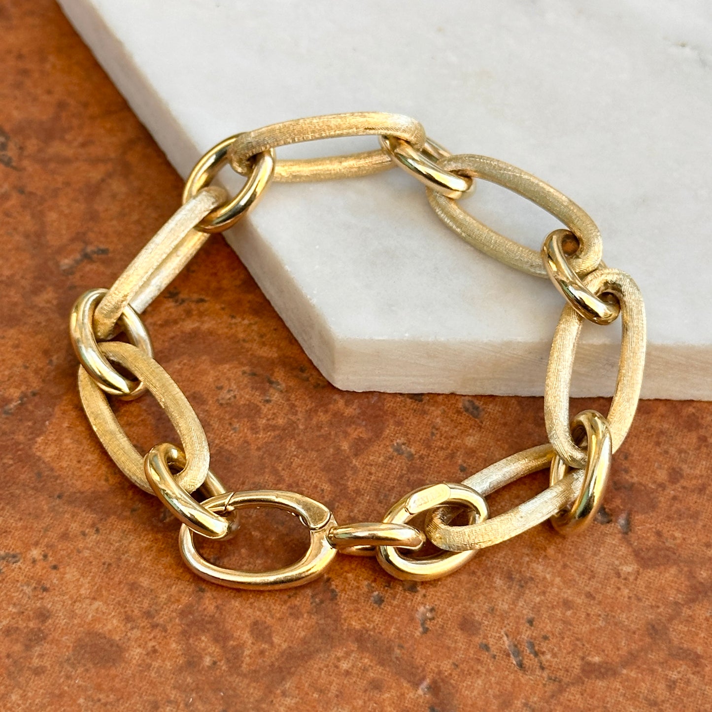 Estate 14KT Yellow Gold Matte Oval + Shiny Large Links Chain Bracelet