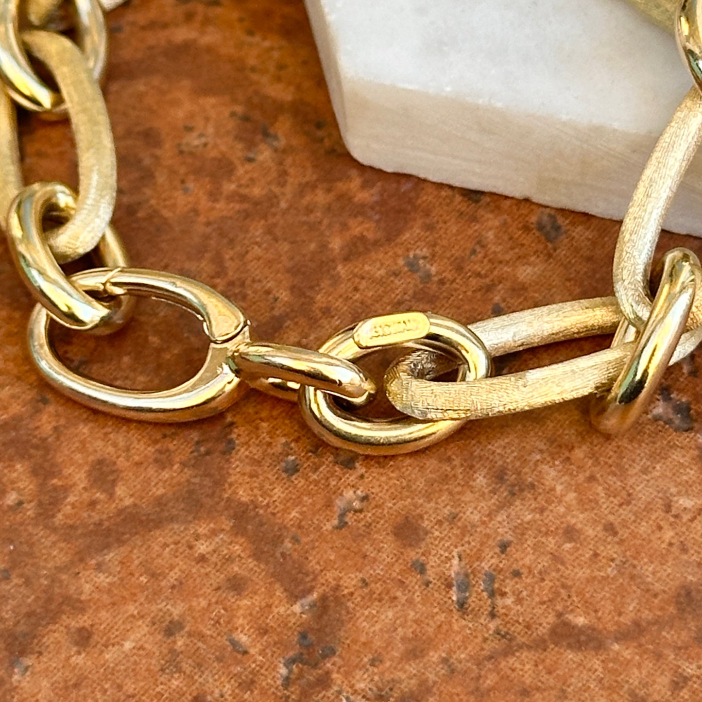 Estate 14KT Yellow Gold Matte Oval + Shiny Large Links Chain Bracelet