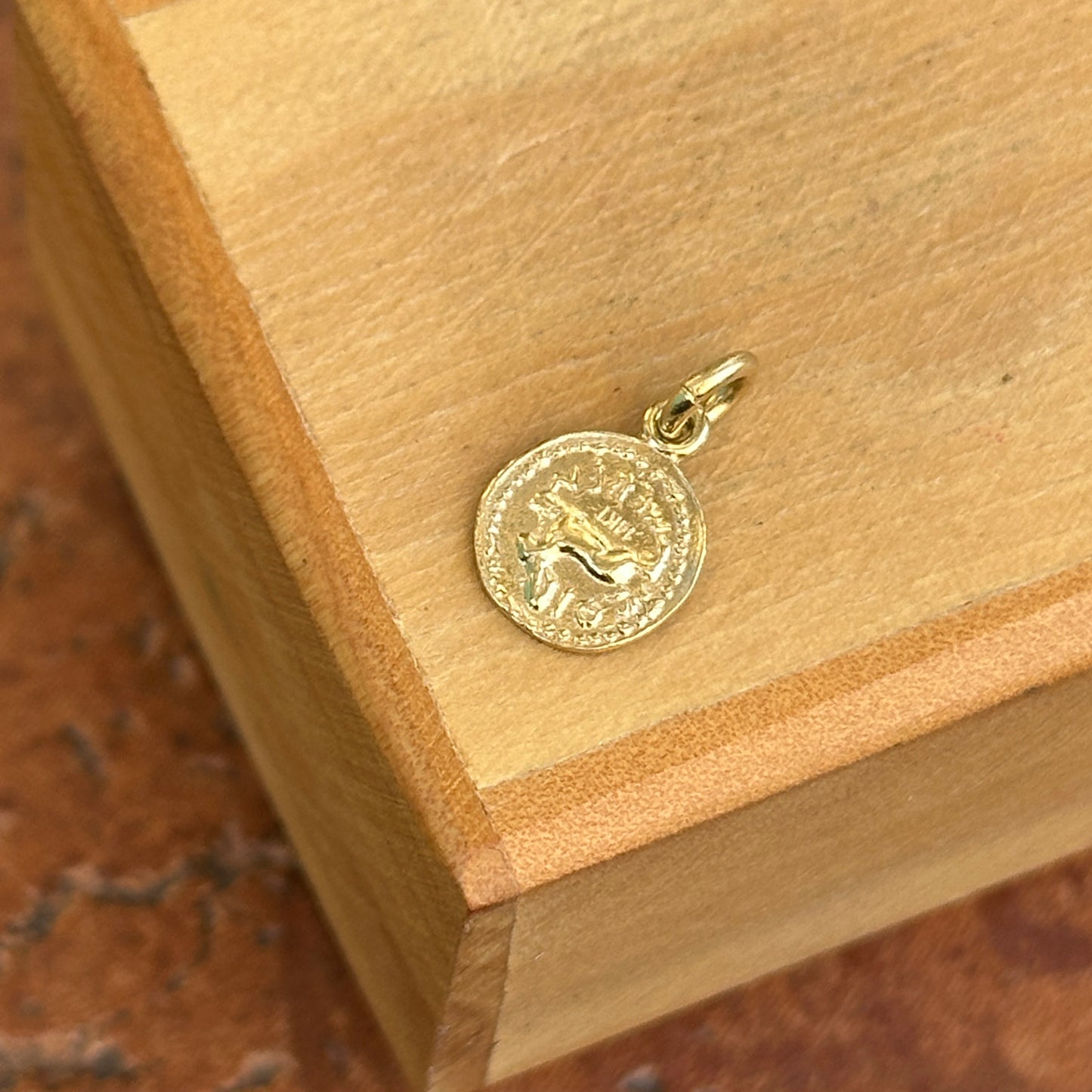Estate 14KT Yellow Gold Replica Roman Coin Pendant Charm 8mm