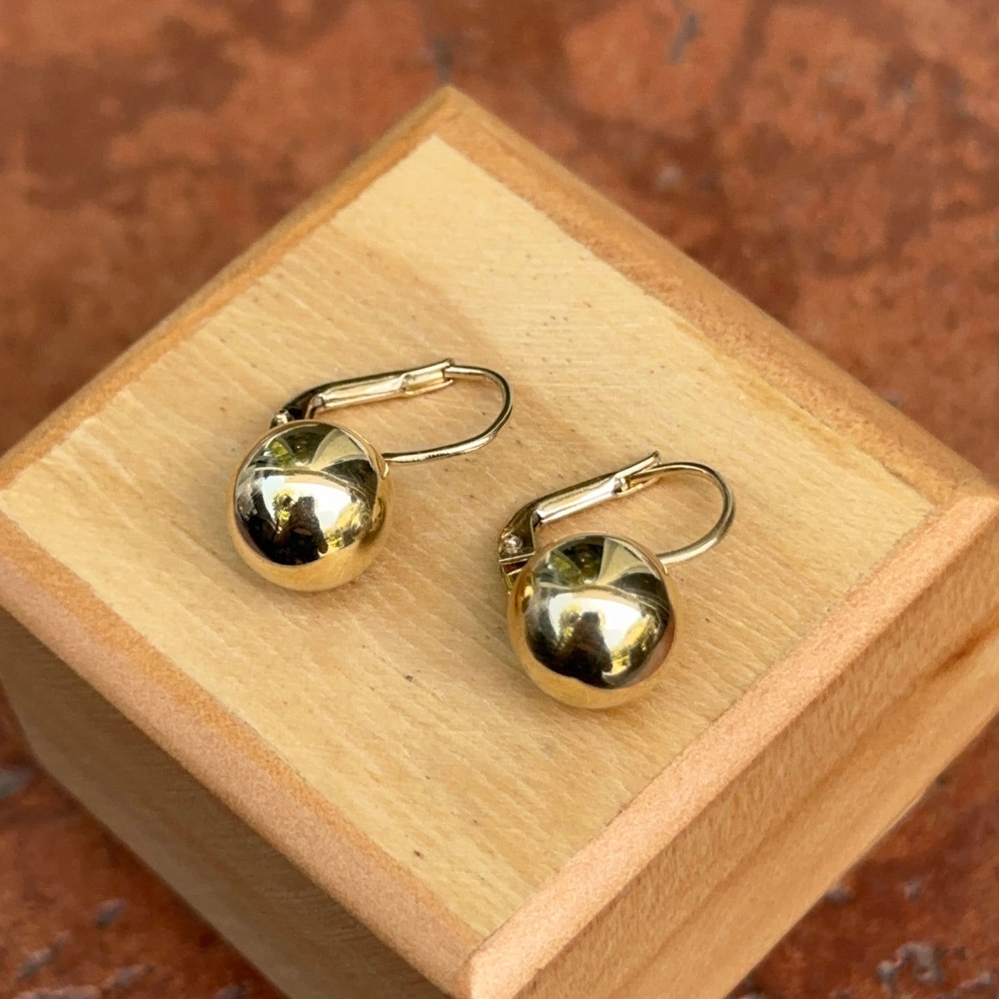 14KT Yellow Gold Round 10mm Ball Lever Back Earrings