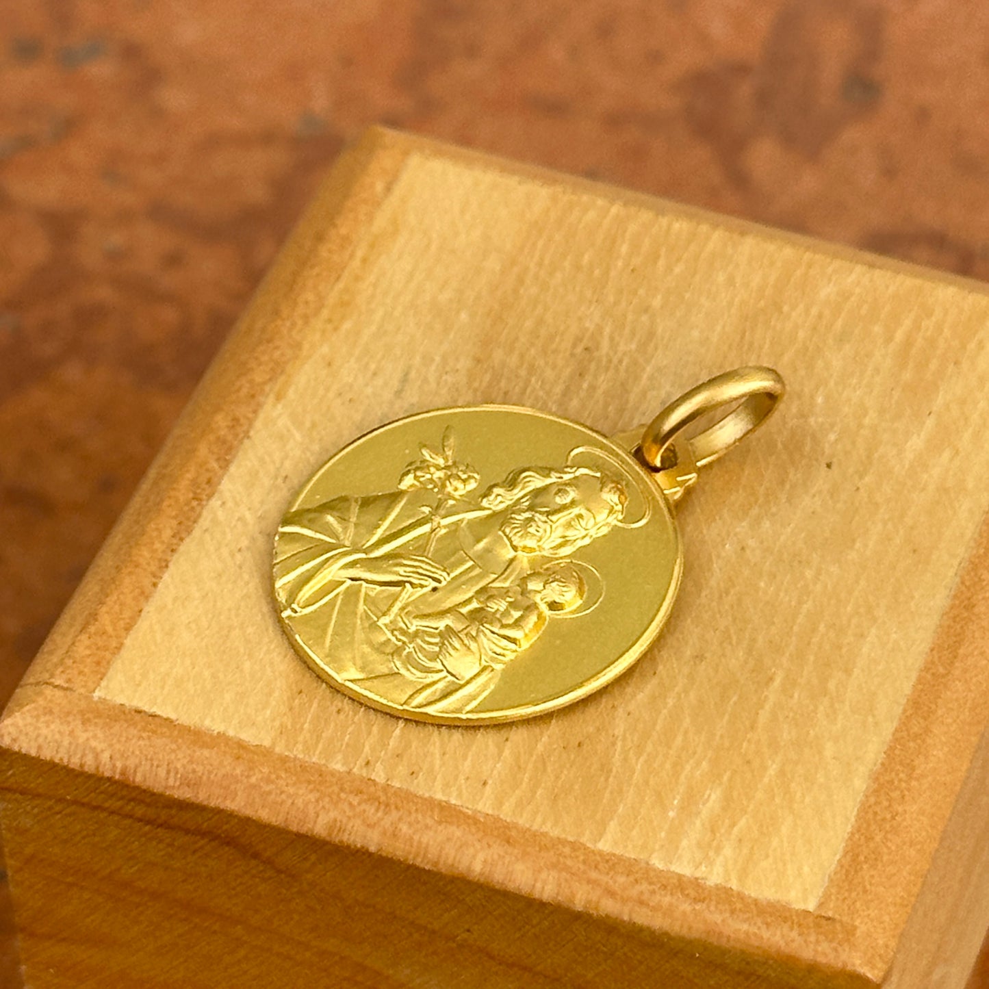 18KT Yellow Gold Solid St Joseph Round Medal Pendant Matte 21mm