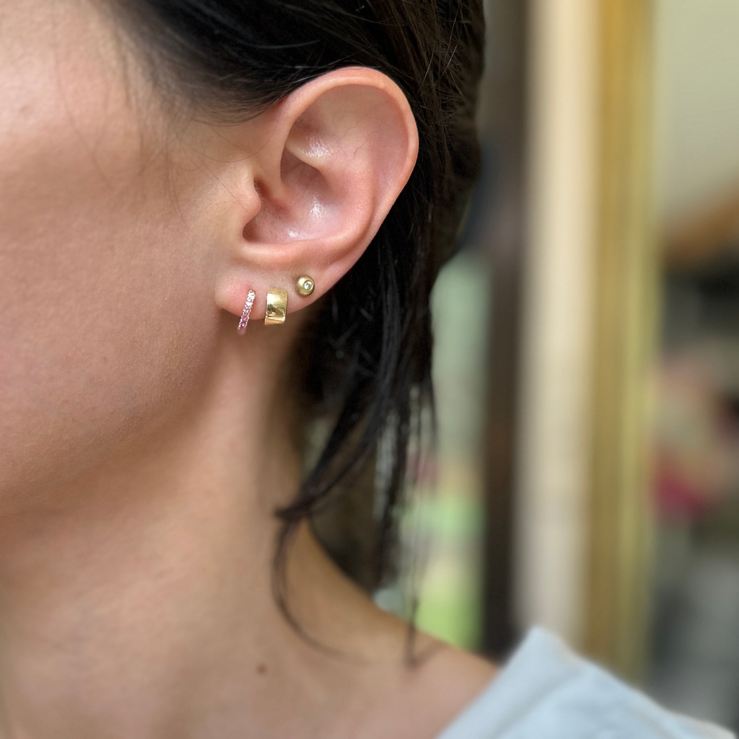 14KT Yellow Round Ombre Pink Sapphire Small Huggie Hoop Earrings 11mm