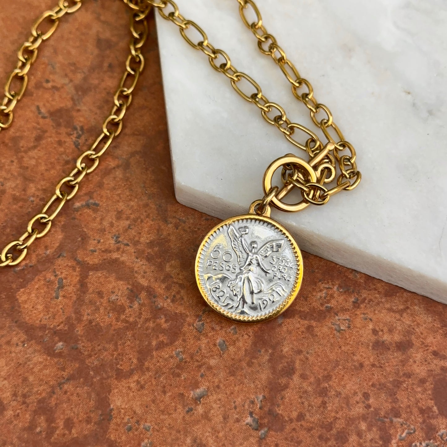 Estate Gold-Tone Mexican 50 Peso Coin Pendant Oval Link Toggle Necklace