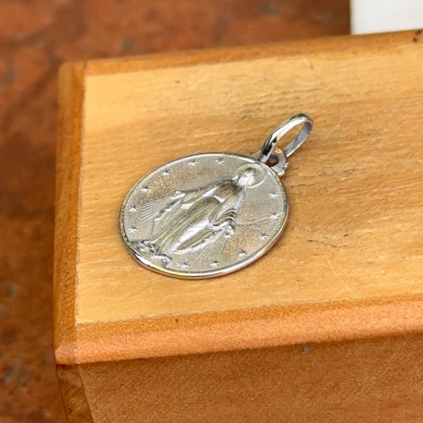 14KT White Gold Round Matte Miraculous Medal 18mm