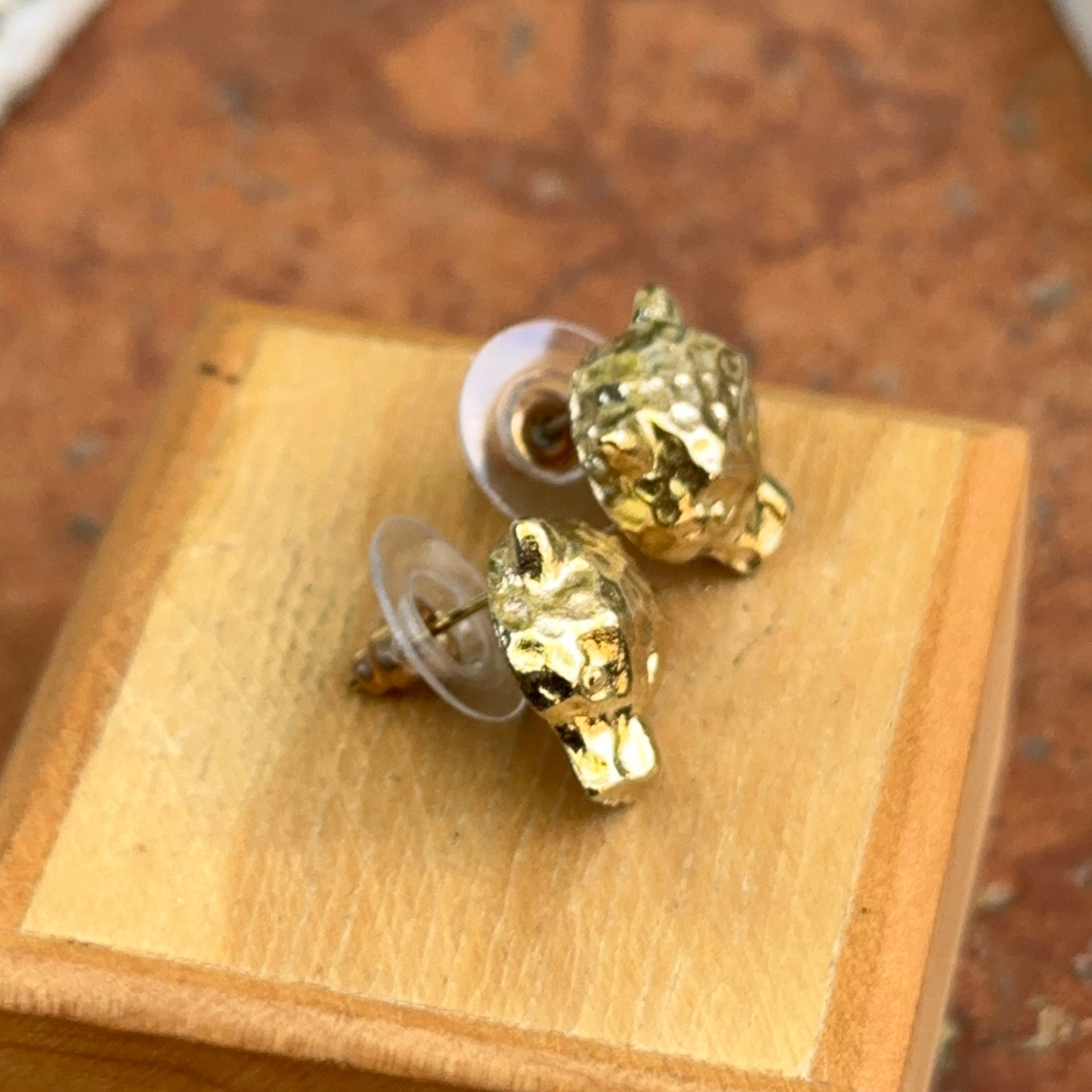 Estate Gold-Tone Hammered Panther Head Stud Earrings