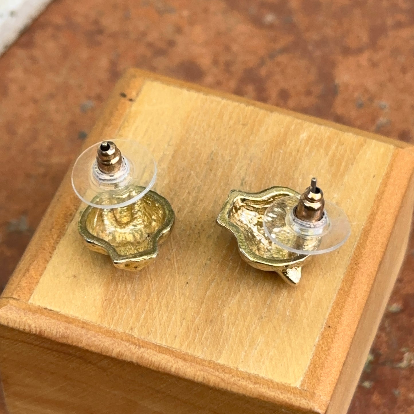 Estate Gold-Tone Hammered Panther Head Stud Earrings