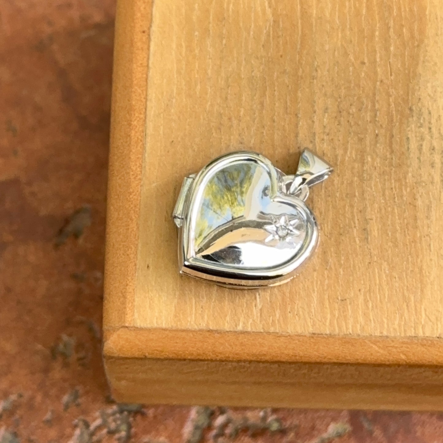 14KT White Gold Diamond Heart Locket Pendant