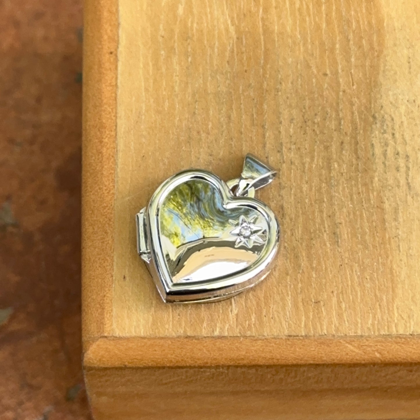 14KT White Gold Diamond Heart Locket Pendant