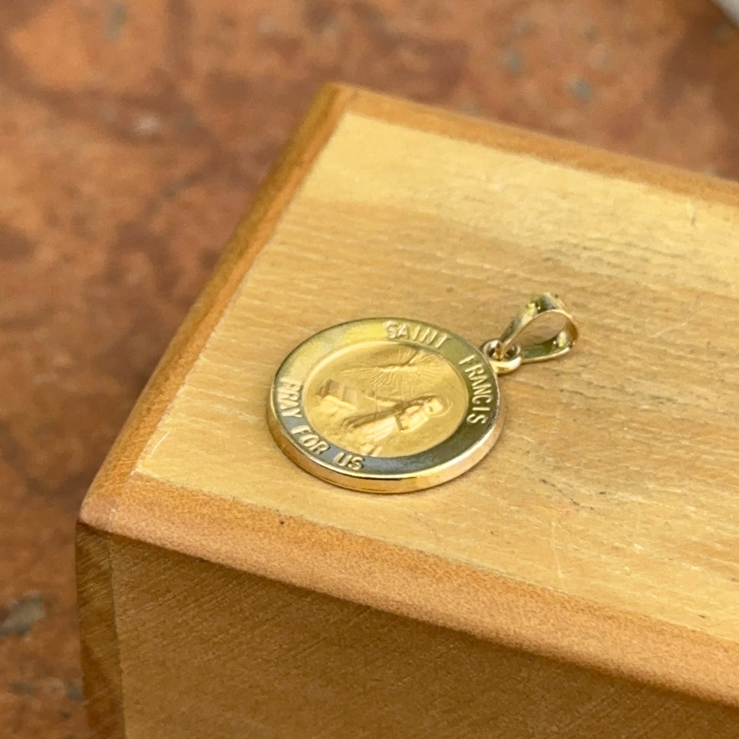 14KT Yellow Gold Saint Francis Round Medal Pendant 15mm