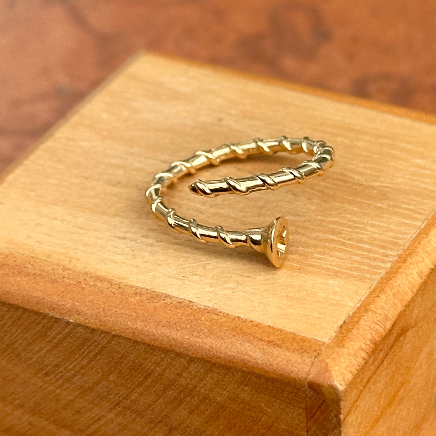 Estate 14KT Yellow Gold Screw Nail Ribbed Ring