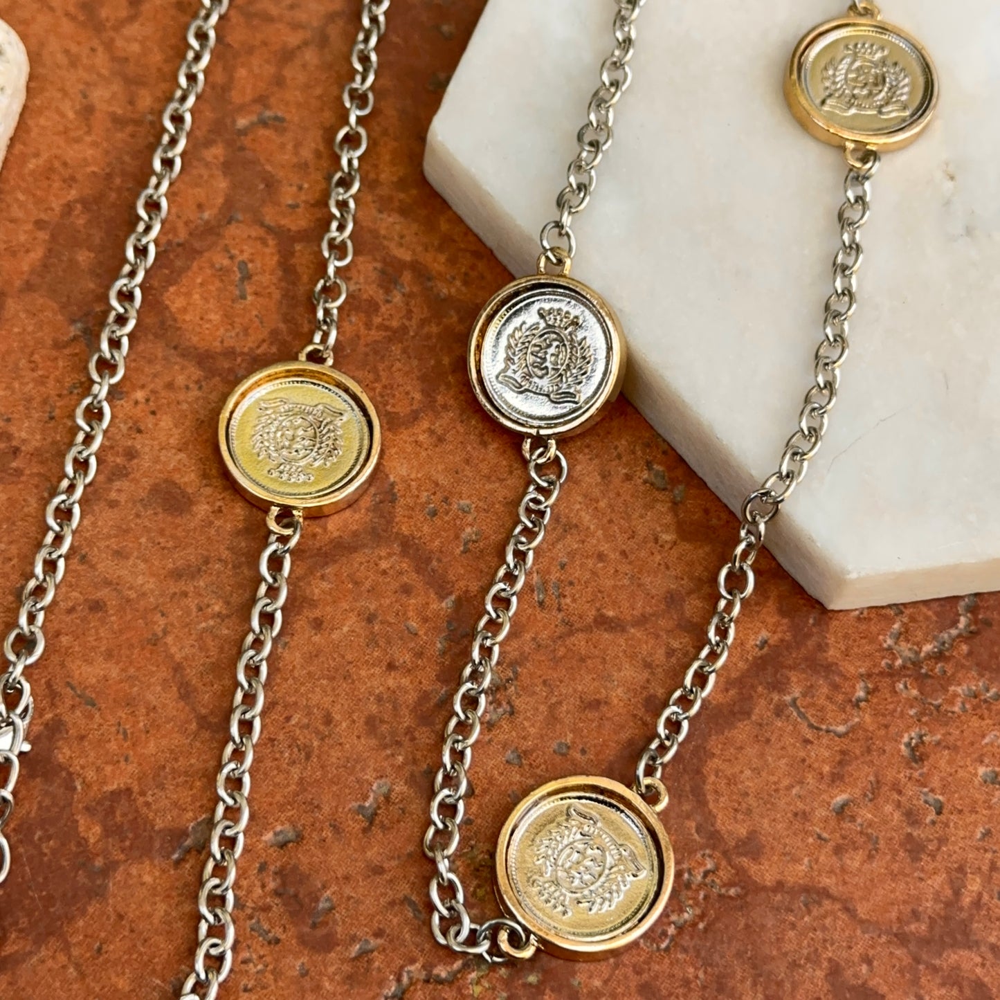 Estate Gold-Tone Queen Elizabeth The Second Replica Coin Bezel Long Station Necklace