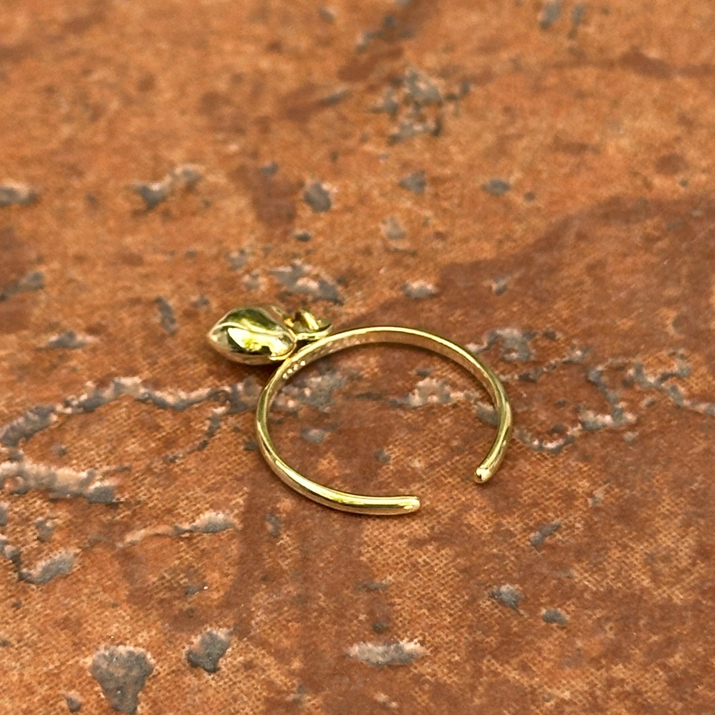 14KT Yellow Gold Band Toe Ring + Dangle Heart Charm