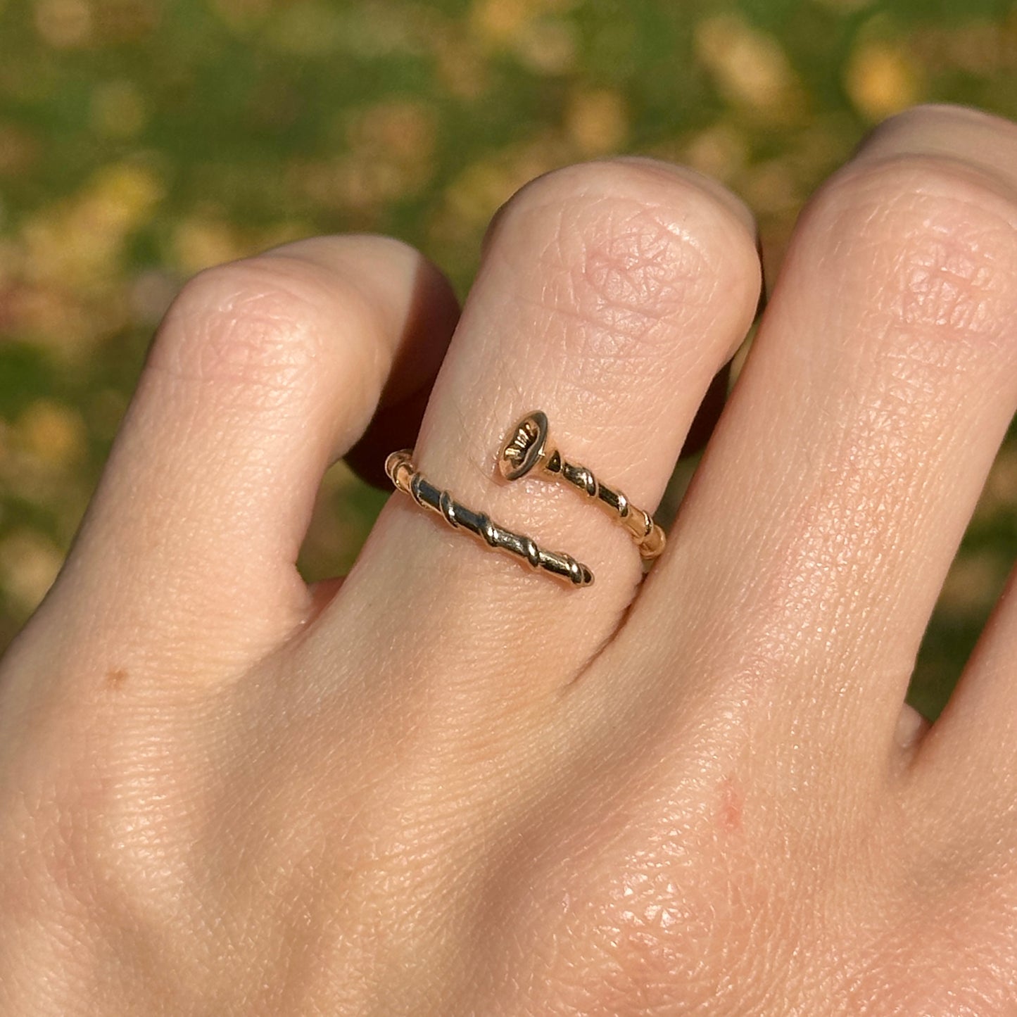 Estate 14KT Yellow Gold Screw Nail Ribbed Ring