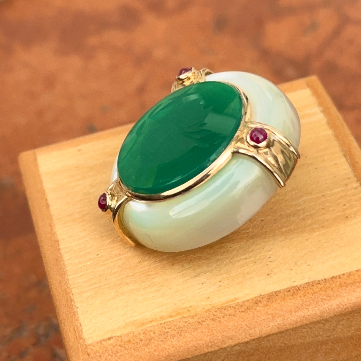 Estate 14KT Yellow Gold Intaglio Mother of Pearl, Green Onyx Pendant Slide