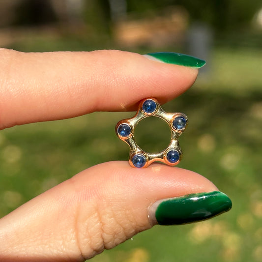 14KT Yellow Gold Blue Sapphire Star Charm Holder: Pendant Hinged Clasp