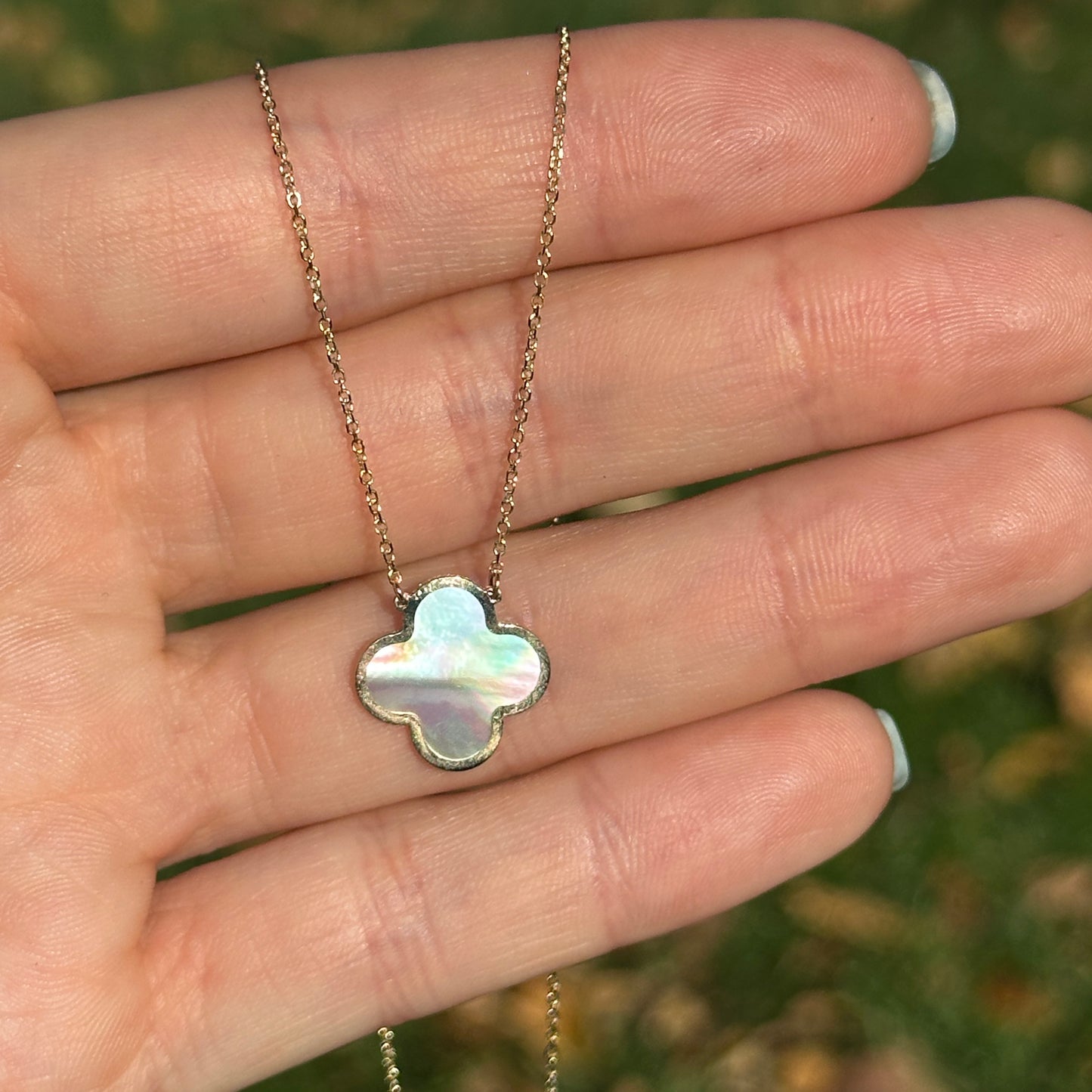 14KT Yellow Gold 14mm Mother of Pearl Clover Chain Necklace