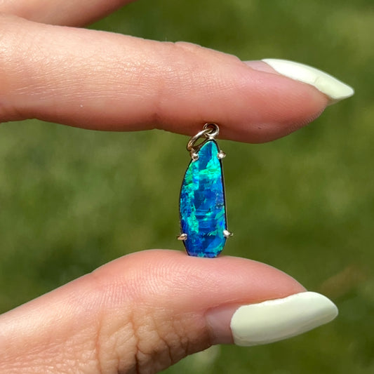 14KT Yellow Gold Elongated 3.8 CT Opal Doublet Pendant