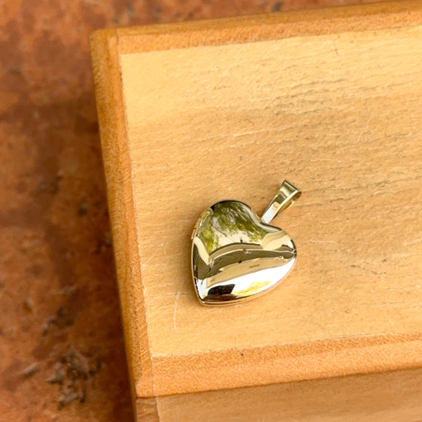 14KT Yellow Gold Plain Heart Locket Pendant 18mm