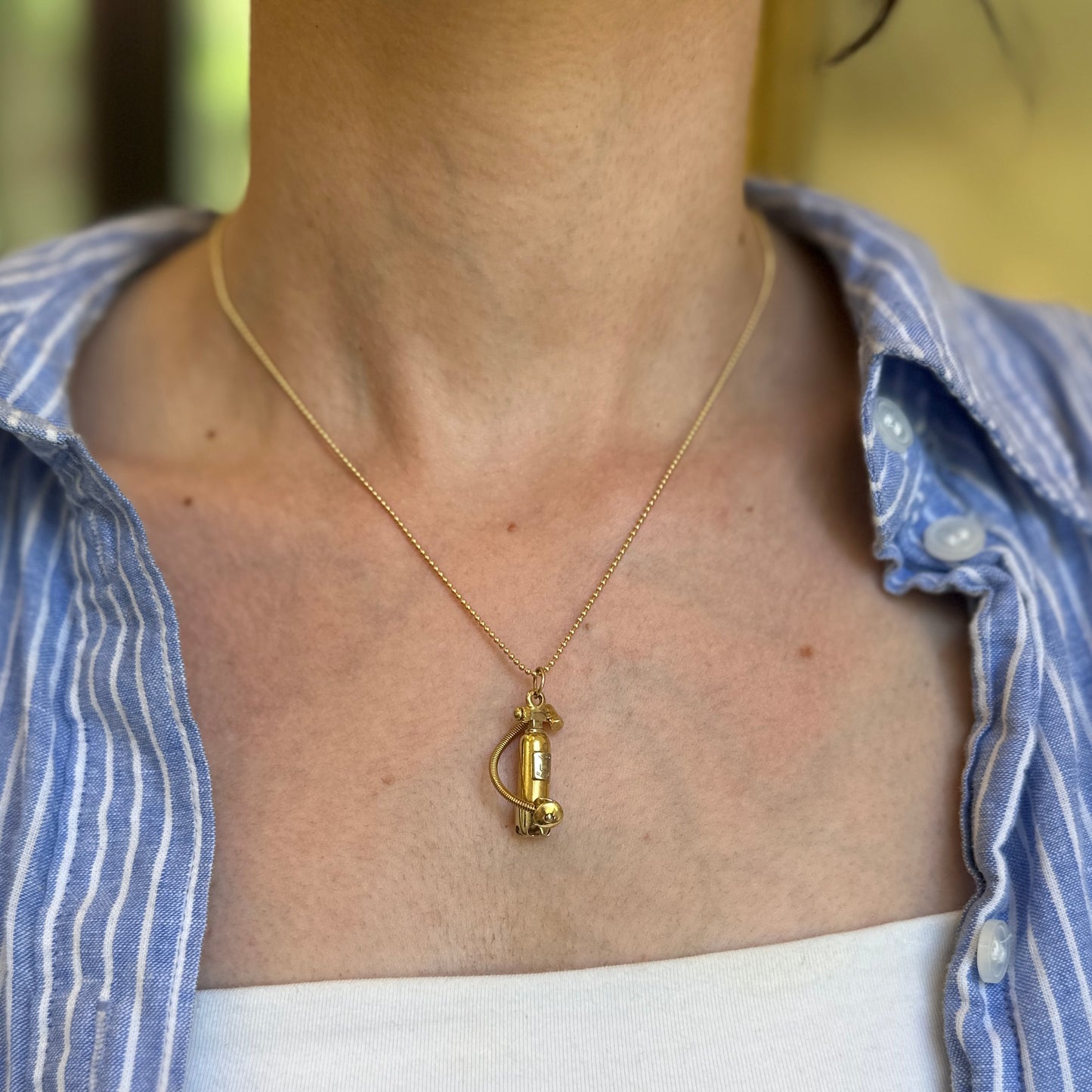Estate 18KT Yellow Gold 3D Oxygen Tank Pendant