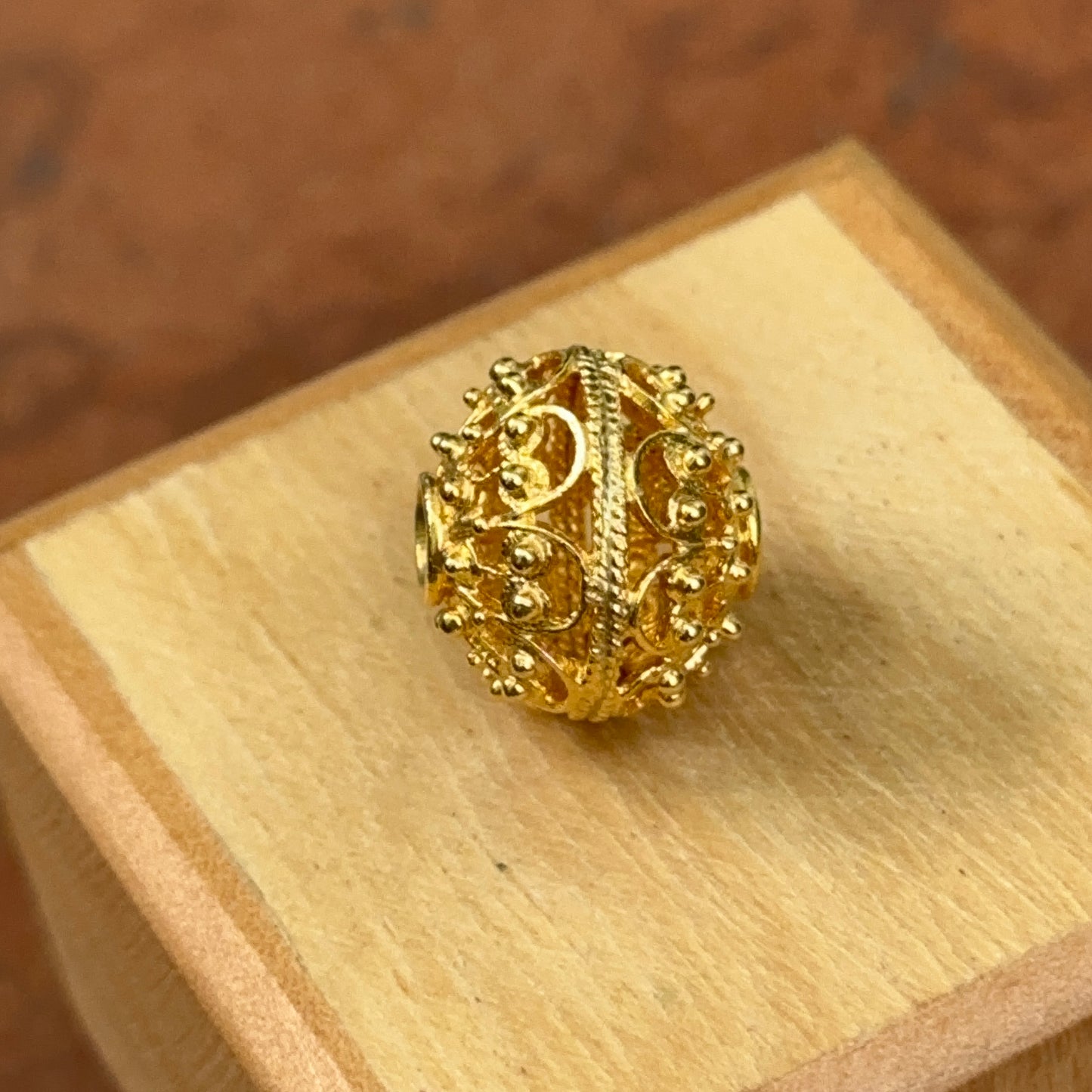 Estate 14KT Yellow Gold Diamond-Cut Filigree Ball Chain Slide Pendant