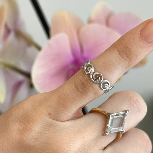 14KT White Gold Swirl Design Toe Ring