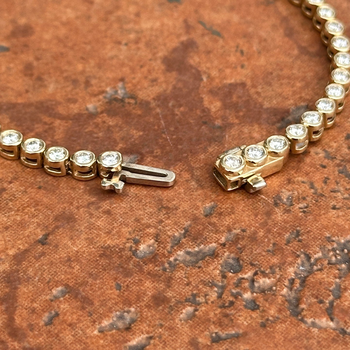 Estate 14KT Yellow Gold Bezel 2 CT Diamond Tennis Line Bracelet