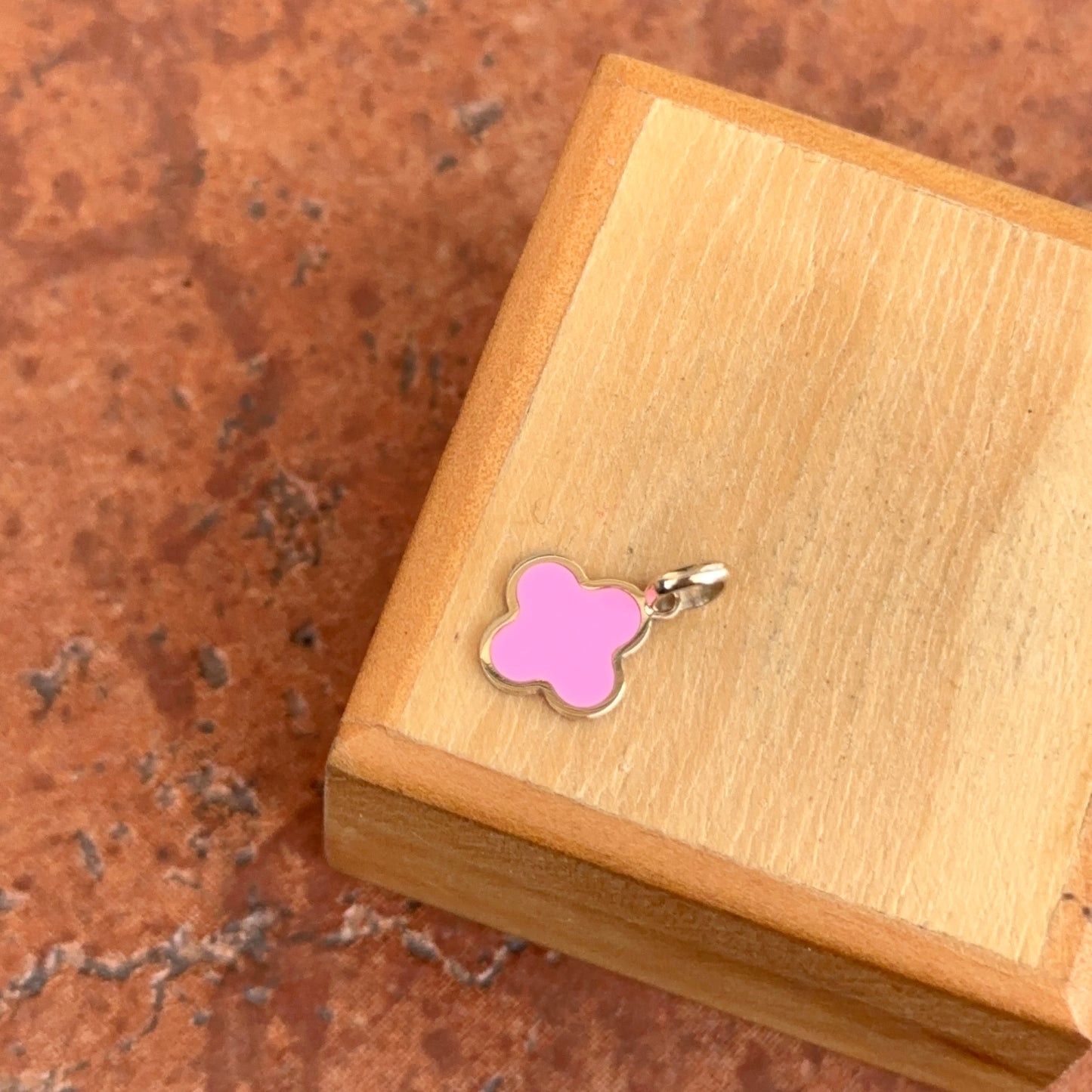 14KT Yellow Gold 4-Leaf Dark Pink Enamel Inlay Clover Pendant Charm 10mm