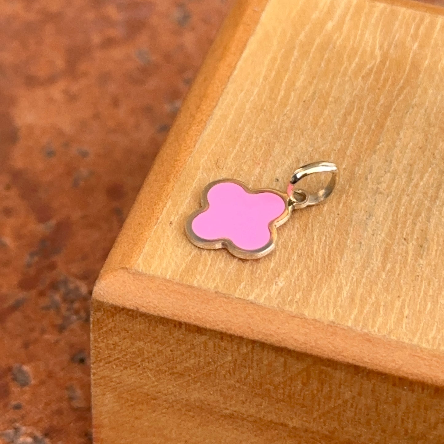 14KT Yellow Gold 4-Leaf Dark Pink Enamel Inlay Clover Pendant Charm 10mm