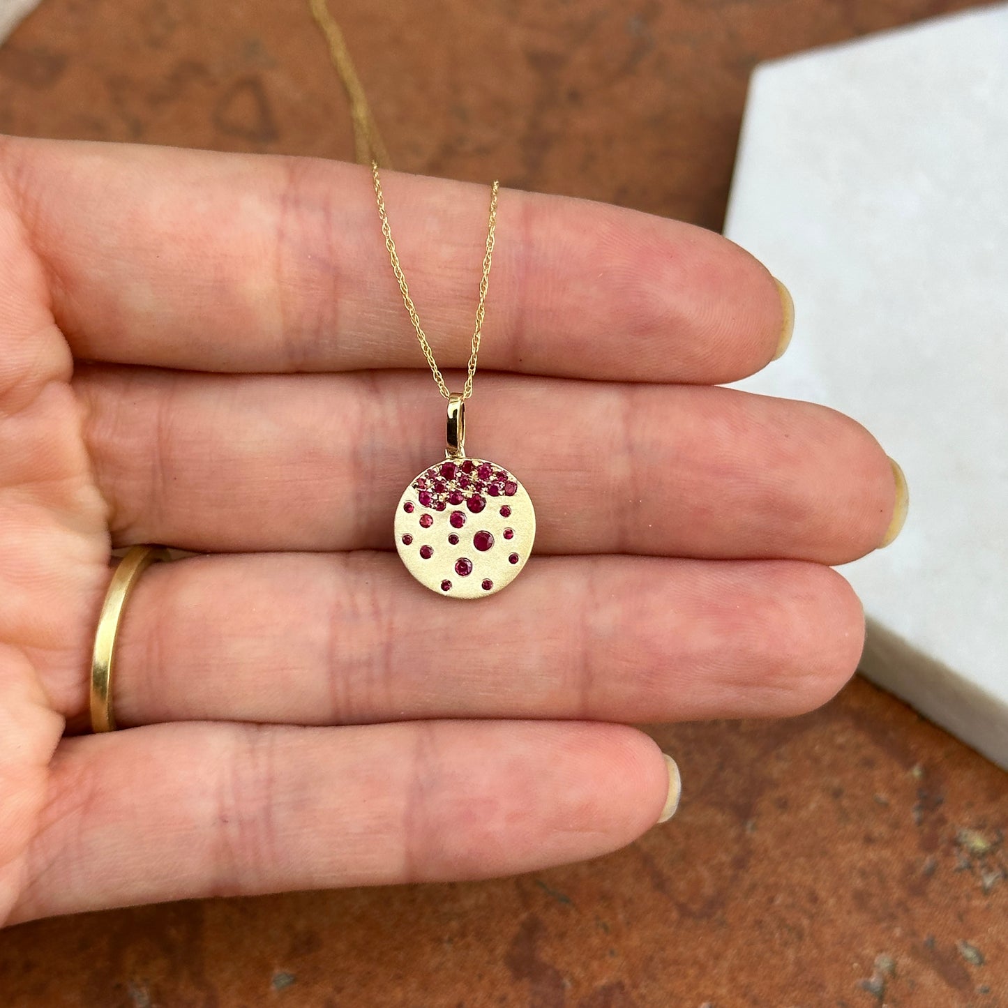 14KT Yellow Gold Scattered Ruby Gypsy Set Disc Pendant Chain Necklace