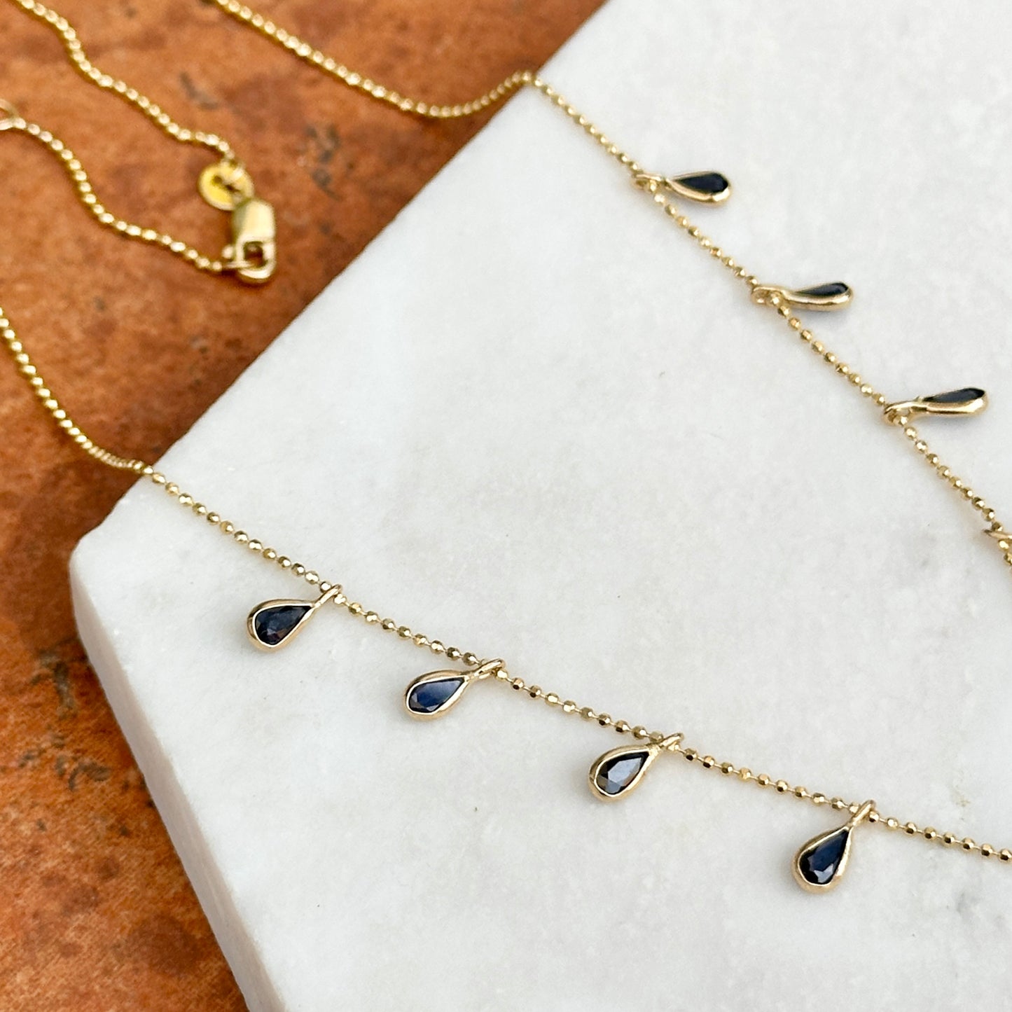 Estate 14KT Yellow Gold Teardrop Blue Sapphire Station Dangle Chain Necklace Adjustable