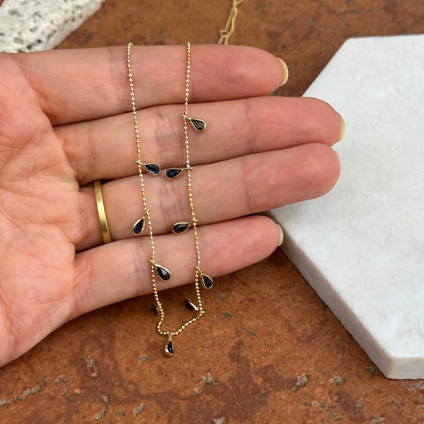 Estate 14KT Yellow Gold Teardrop Blue Sapphire Station Dangle Chain Necklace Adjustable